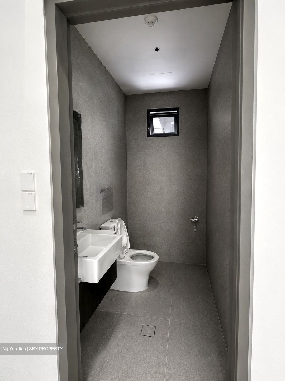 Serangoon Road (D8), Shop House #585317951